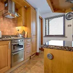 Courtyard With Free Onsite Parking, Garden, Short Flat Walk To Town