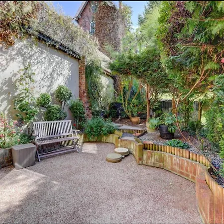 Apartamento Courtyard With Free Onsite Parking, Garden, Short Flat Walk To Town Whitby